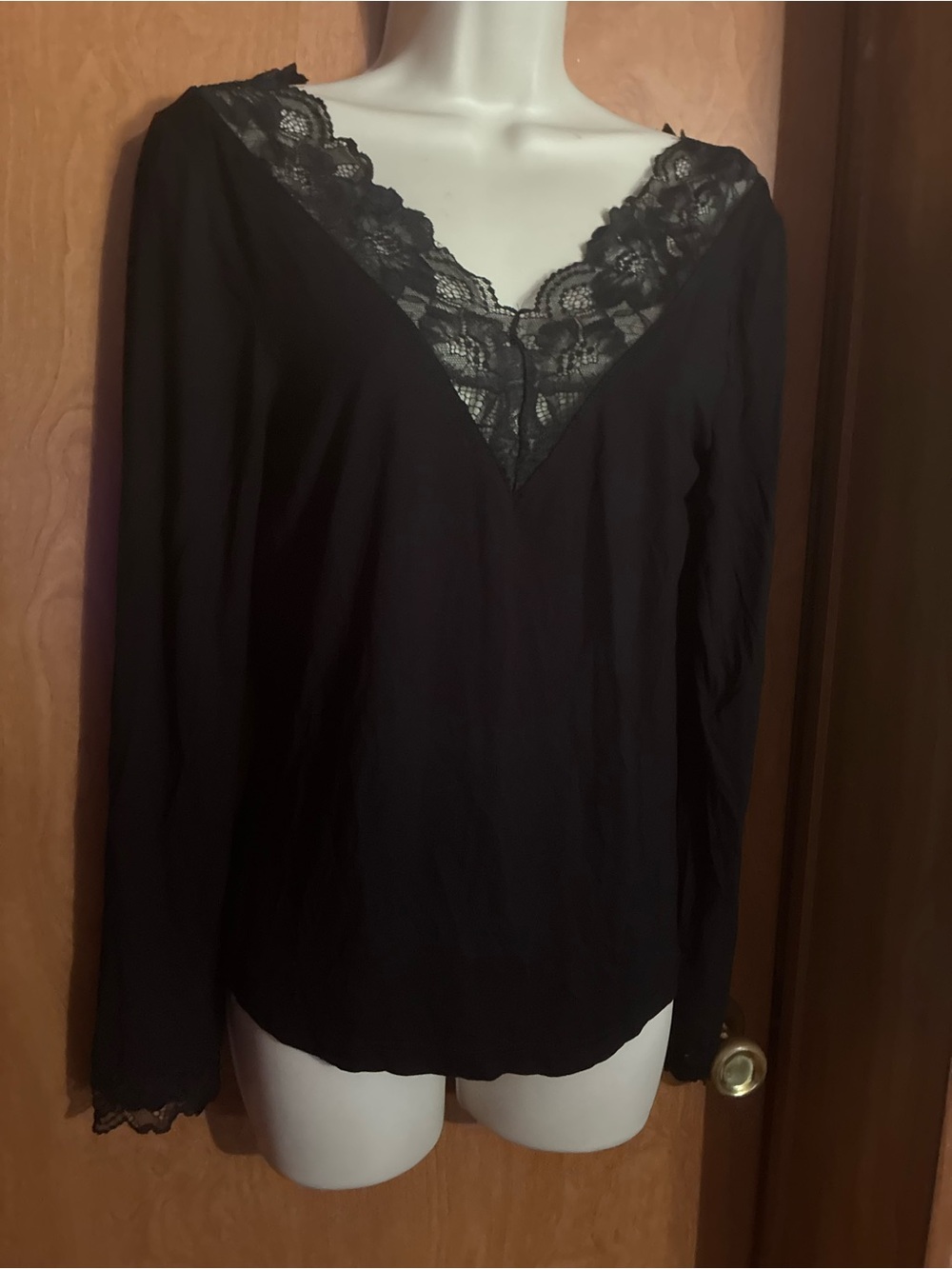 Elegant Black Lace-Trim Long Sleeve Women's Top